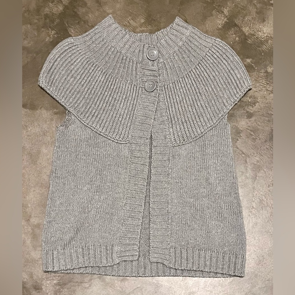 Elegant Gray Buttoned Knit Poncho